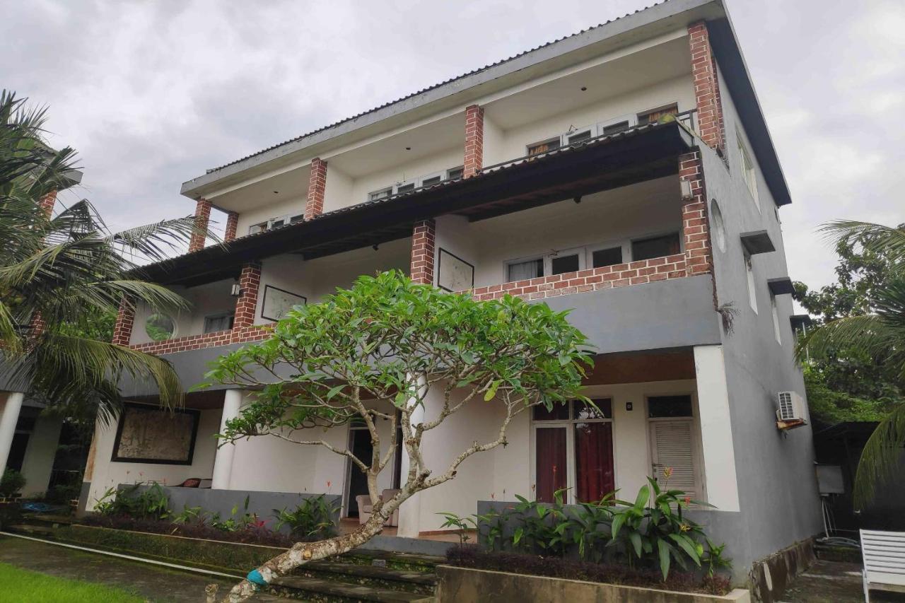 Pecatu Guesthouse Uluwatu Esterno foto