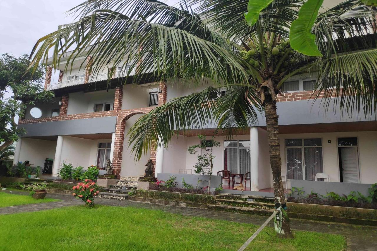 Pecatu Guesthouse Uluwatu Esterno foto