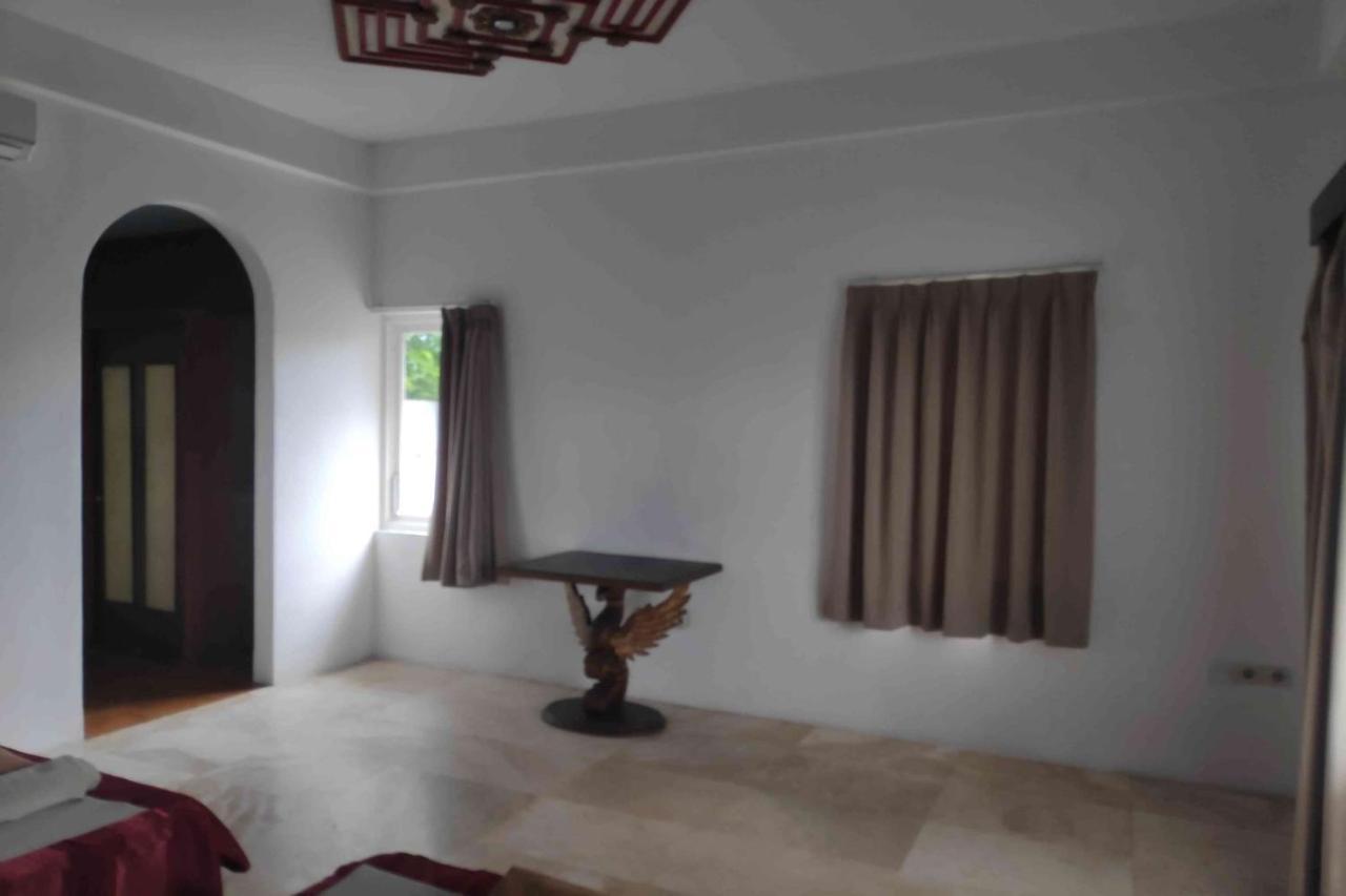 Pecatu Guesthouse Uluwatu Esterno foto