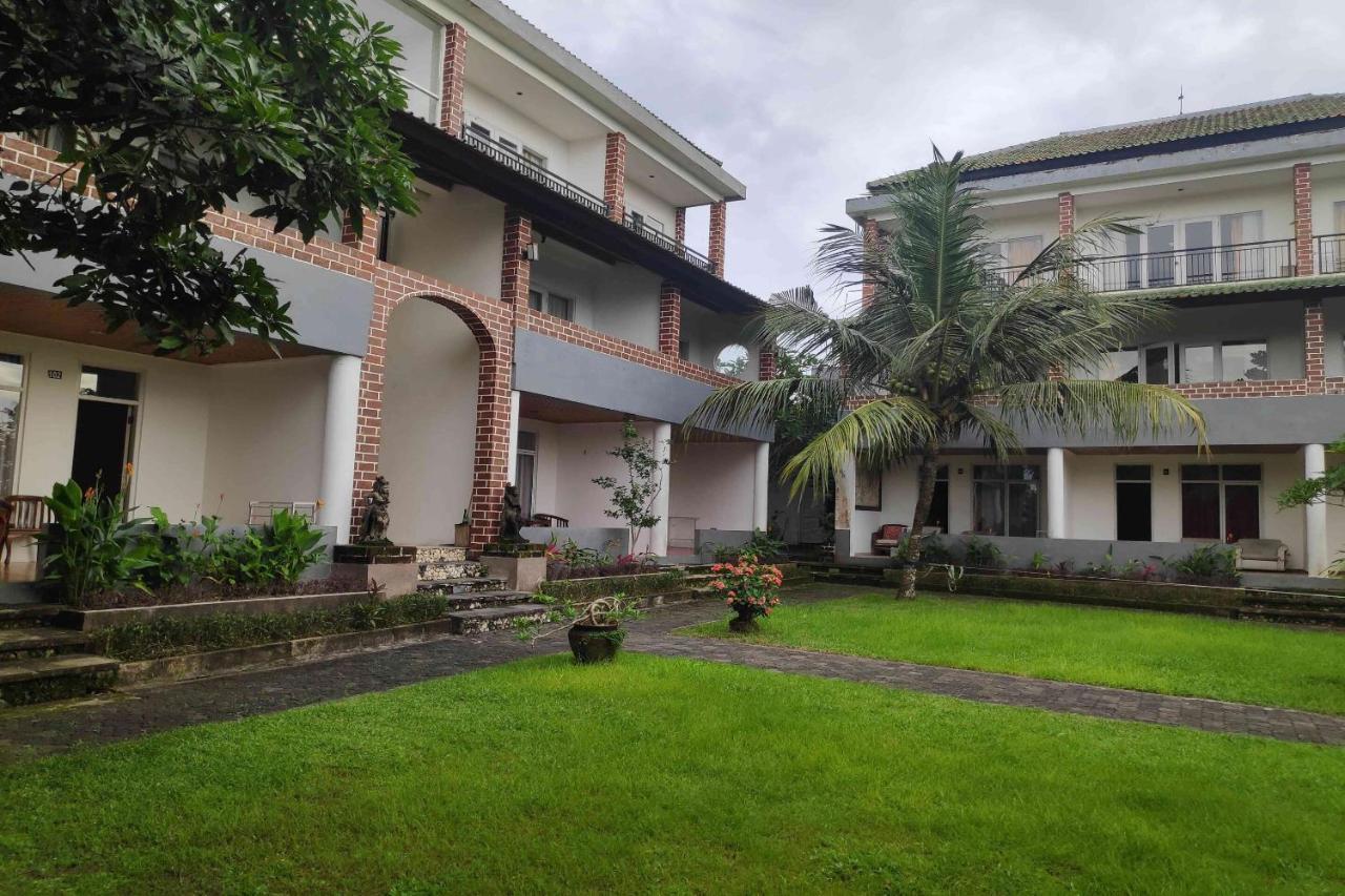 Pecatu Guesthouse Uluwatu Esterno foto